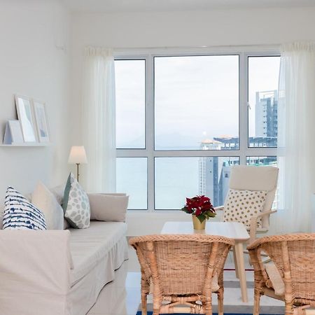 شقة Tanjung Tokong  في White Lagom Scandinavian House, By Sanguine المظهر الخارجي الصورة