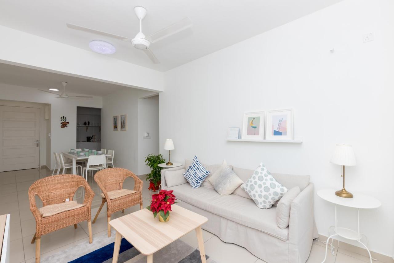 شقة Tanjung Tokong  في White Lagom Scandinavian House, By Sanguine المظهر الخارجي الصورة